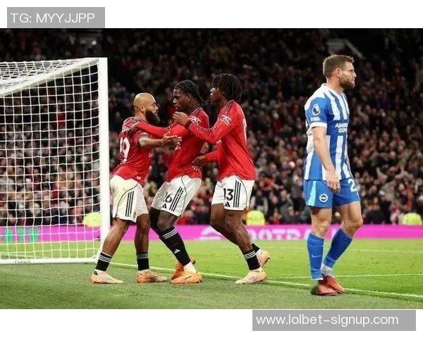 世界杯激战巴萨与曼联0比0神奇扑救引发争议判罚全场沸腾 世界杯激战巴萨与曼联0比0神奇扑救引发争议判罚全场沸腾