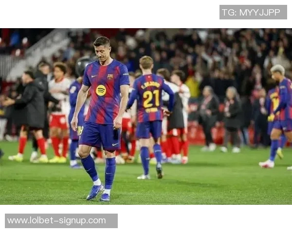 世界杯激战巴萨与曼联0比0神奇扑救引发争议判罚全场沸腾