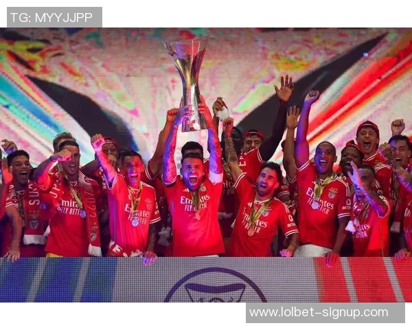 波尔图逆袭莱比锡1-0晋级世界杯历史冷门瞬间引发全场沸腾